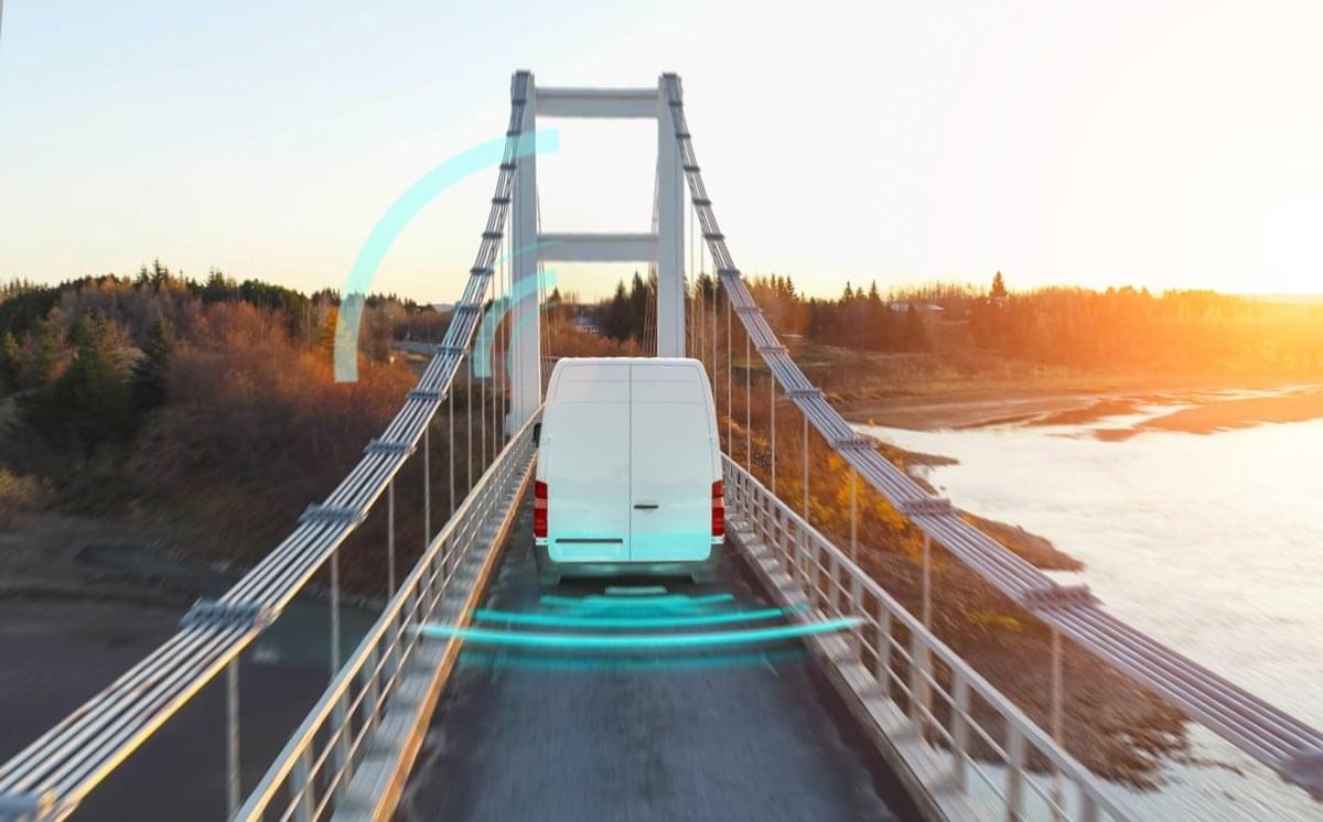 fleet gps tracking software van on bridge